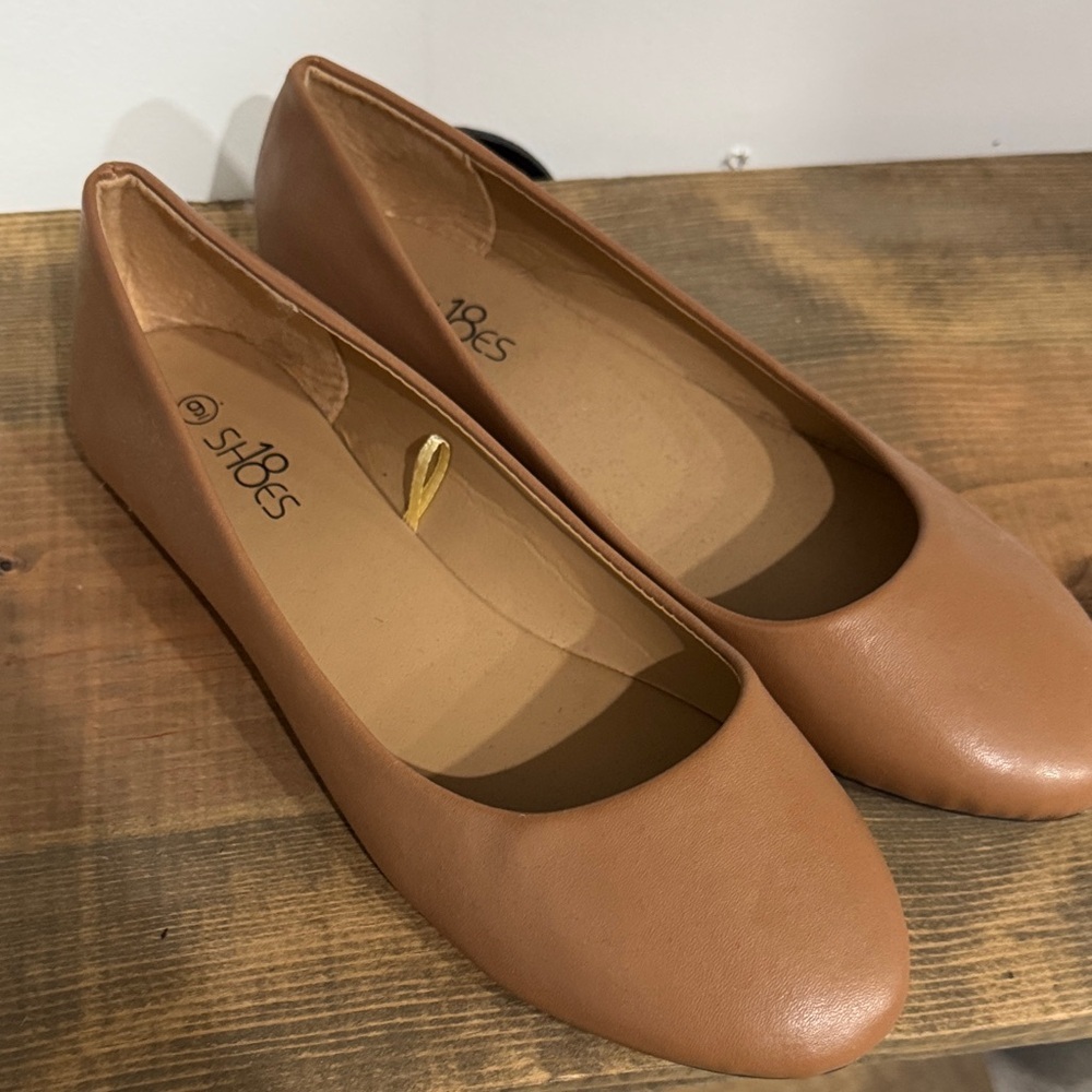 Classic Brown Women's Ballet Flats - Unbranded